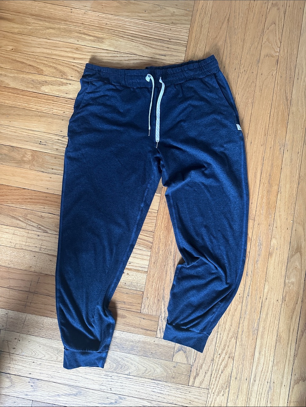 Vuori Performance Jogger in Large